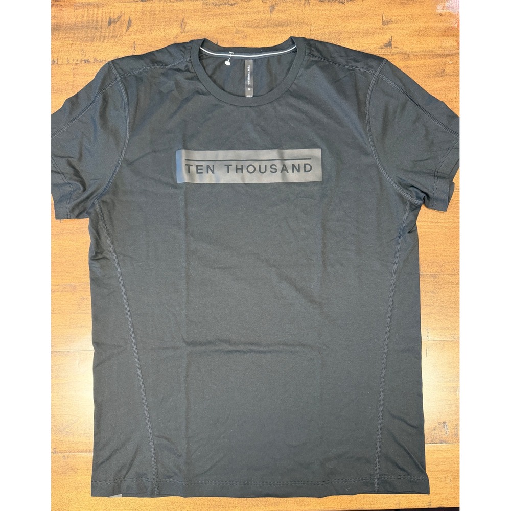 Ten Thousand Versatile Shirt Mens Medium Black Short Sleeve Training Gym Tee NWT